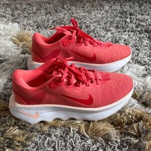 Women’s Nike Motiva Shoes, size 7.5, Great Condition!